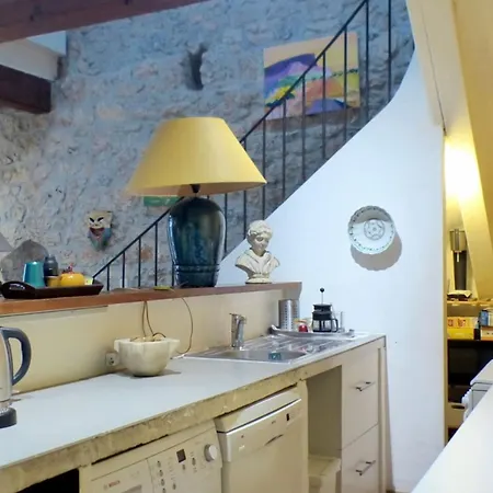 Spacious House With Garden In
