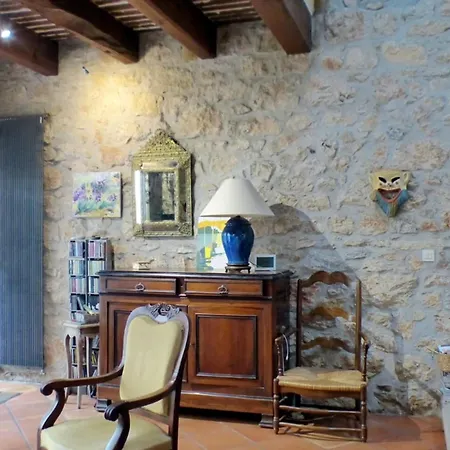 Дом отдыха Spacious House With Garden In Ольуль